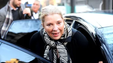 Carrió exige controles para Santiago Caputo