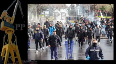 Bajo cero: el Astillero Río Santiago volvió a las calles a pedir aumento de salarios