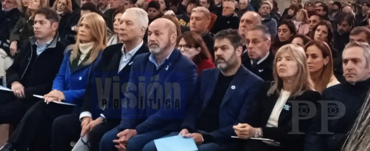 ¿Rezaron por la unidad? Kicillof, Magario, Alak, Secco, Bianco y Larroque juntos en la Catedral de La Plata | VIDEO