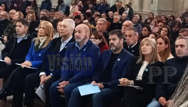 ¿Rezaron por la unidad? Kicillof, Magario, Alak, Secco, Bianco y Larroque juntos en la Catedral de La Plata | VIDEO
