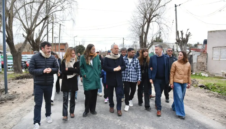 Alak y los candidatos de Fuerza Patria inician una maratón de obras y charlas con vecinos por los barrios de La Plata