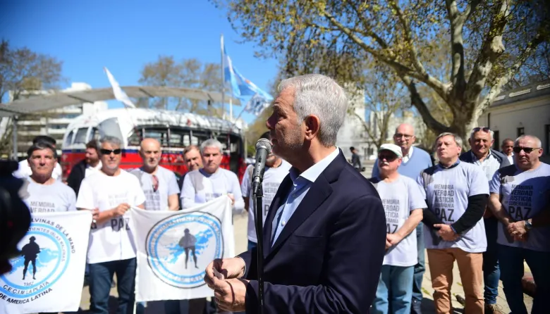 Alak despidió a un contingente de excombatientes platenses que viajará a las Islas Malvinas