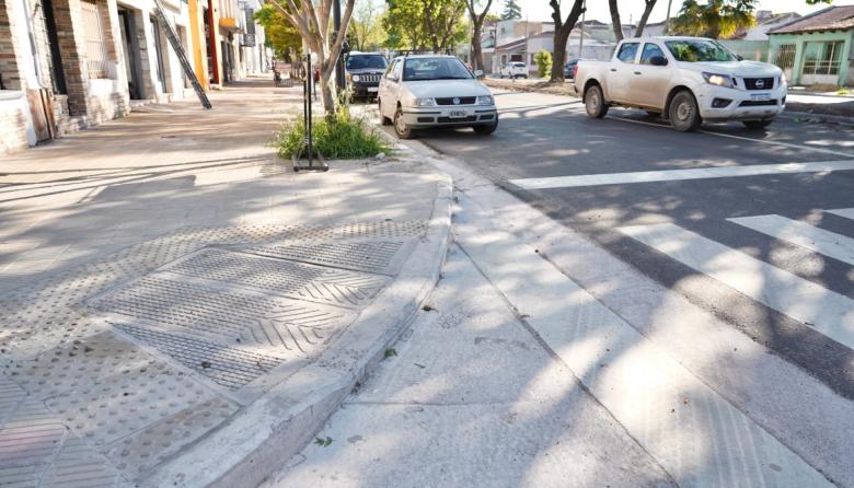 Alak sigue mejorando a La Plata: impresionante pavimentación en Los Hornos