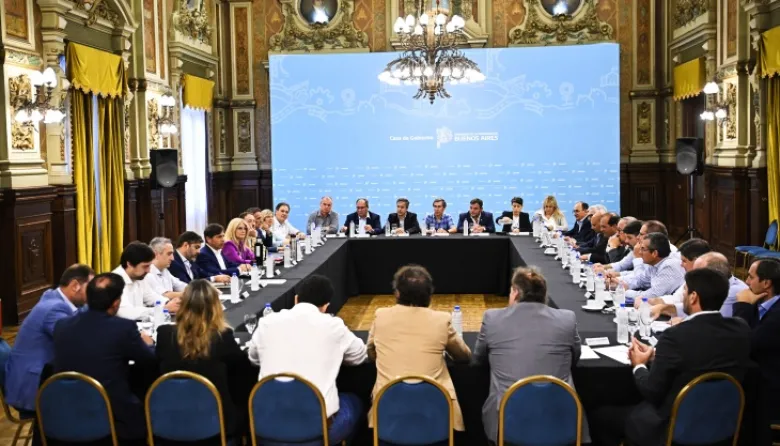 Kicillof redobla la presión mientras la Legislatura define el endeudamiento