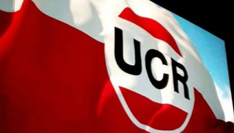 La UCR enfrenta su peor crisis y define su futuro en el Congreso