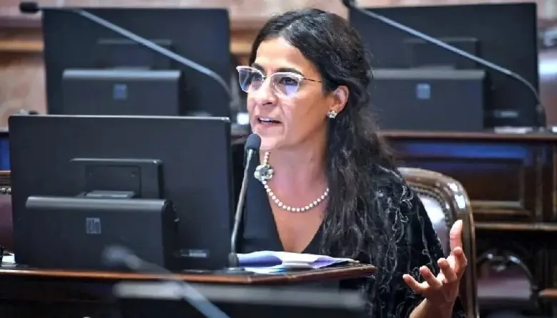 Carolina Moisés rompe con el PJ y sacude el interbloque peronista en el Senado