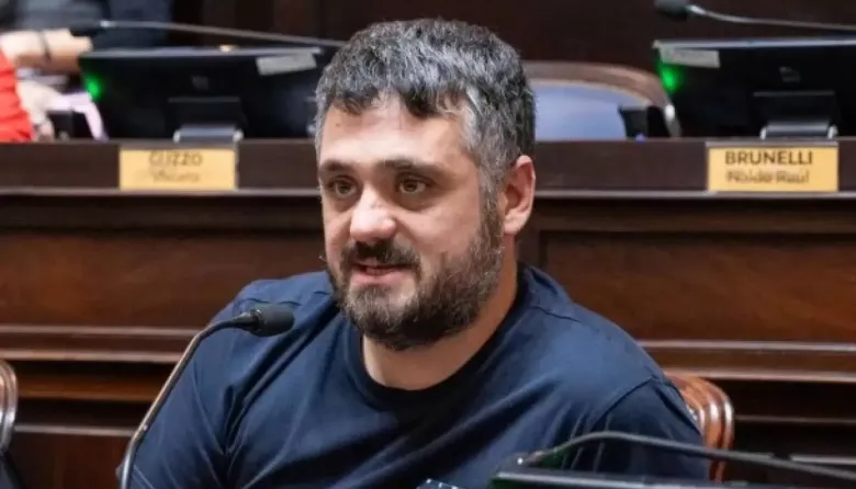 Diputados PBA: reforma laboral cruzó a Tignanelli y los Adorni