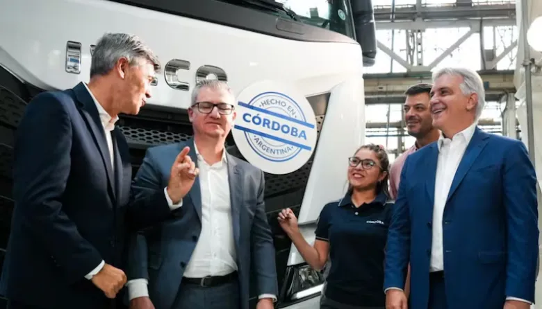 Llaryora defendió la industria nacional en Córdoba y advirtió por la pérdida de empleo