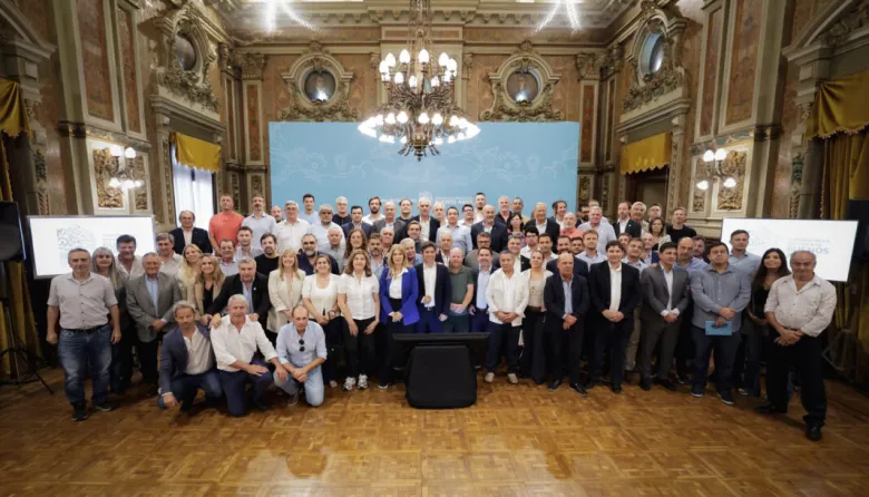 Kicillof activa fondo millonario para municipios bonaerenses