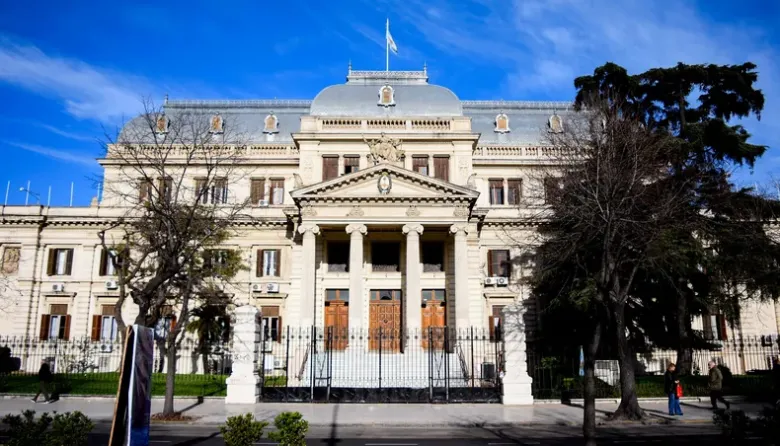 Sobreendeudamiento en Buenos Aires: impulsan ley para frenar embargos y asistir a familias