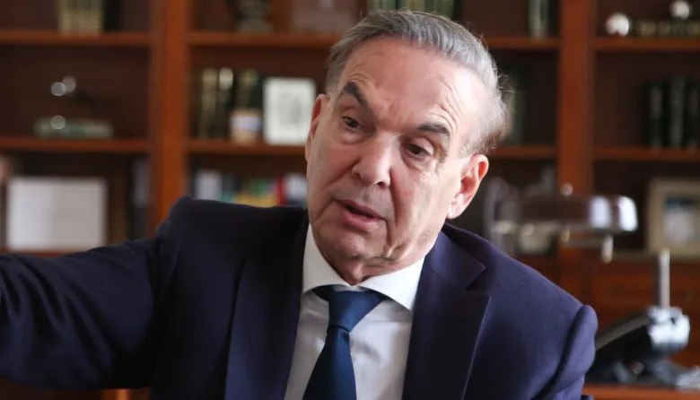 Pichetto critica modelo económico de Milei