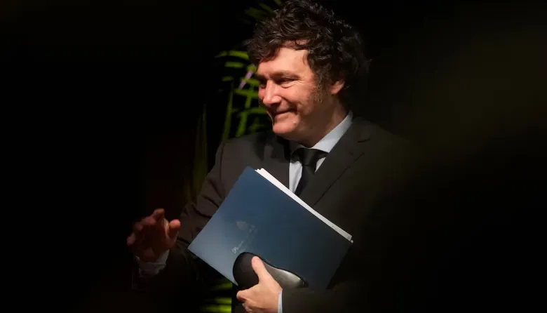 Milei, SIDE y Palantir: denuncian vigilancia sobre periodistas y avance del “tecnofascismo”