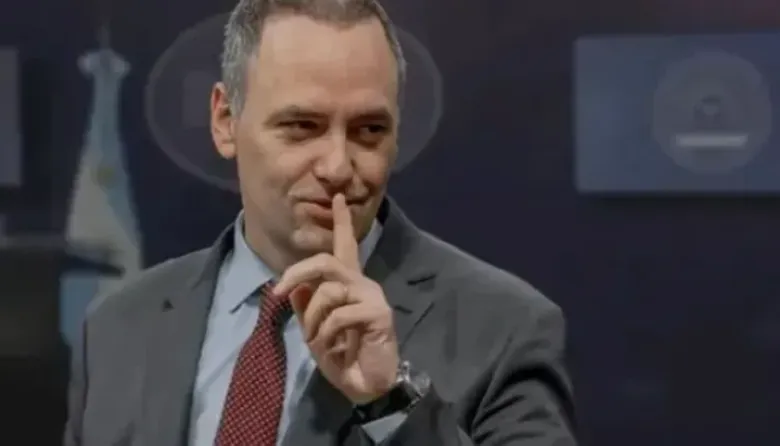 Caso Adorni: crece la interna libertaria y preocupa el silencio de la militancia digital