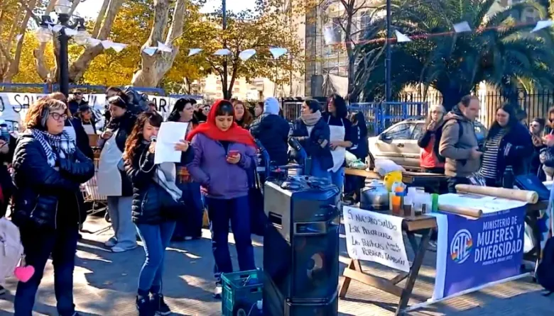 Kicillof quedó bajo presión tras una protesta en el Ministerio de Mujeres bonaerense