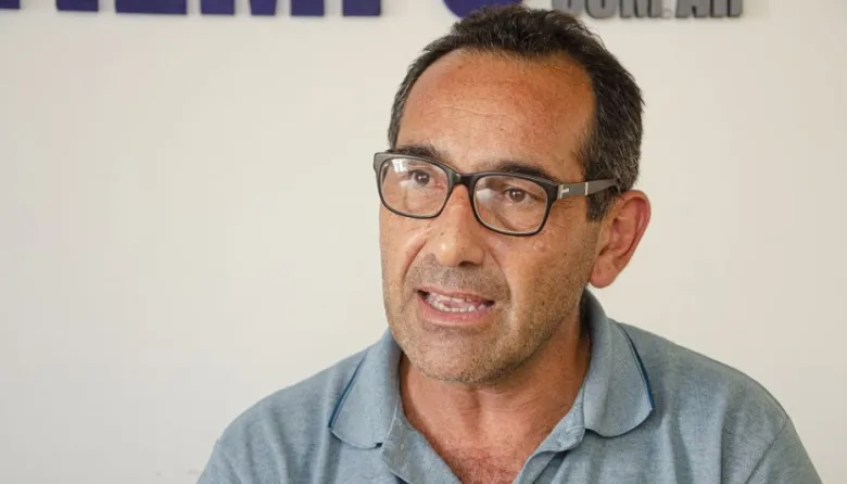 En Azul, Nelson Sombra le prendió fuego la campaña a La Libertad Avanza con una denuncia por tasas impagas