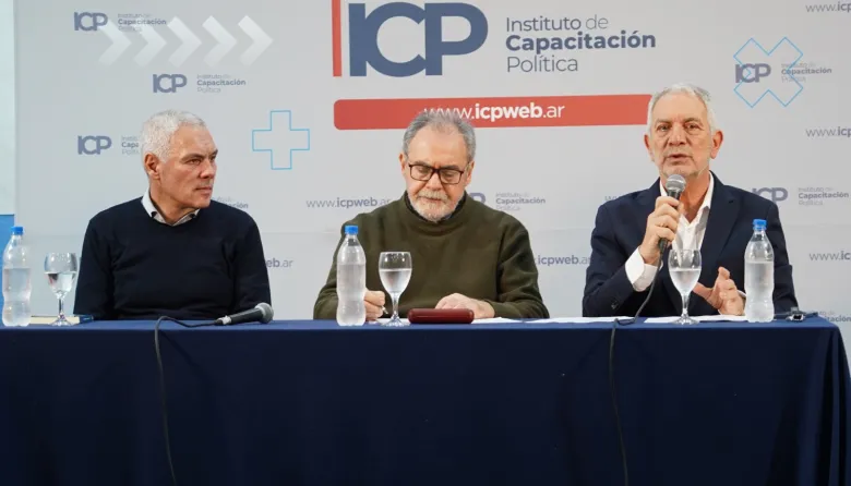 Alak y Cagliardi encabezaron una capacitación sobre las transformaciones del orden global