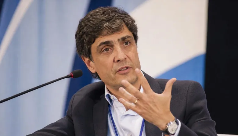 Hernán Lacunza desafía a Javier Milei desde IDEA y alerta por una recesión