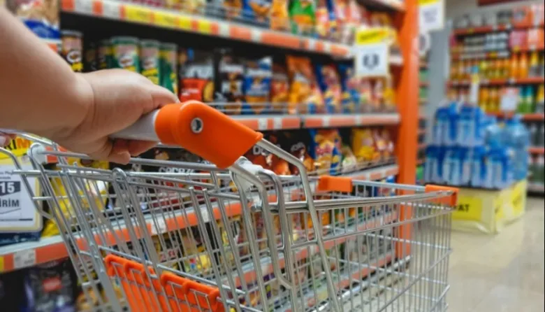 Derrumbe del consumo: industrias y supermercados frenan producción y empleo