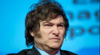 Milei le negó el saludo a Macri, se mostró sin escarapela y explotó en redes sociales