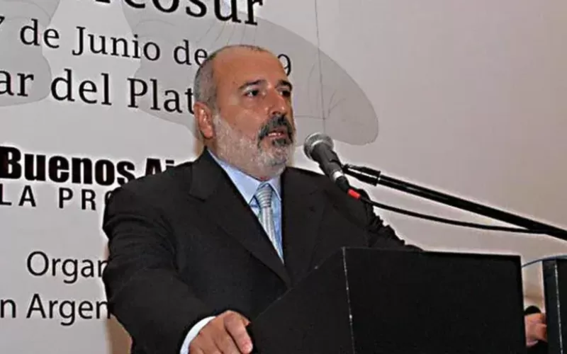 Los contratos millonarios que reactivaron a “Chiche” Peluso