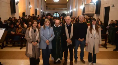 Homenaje a Evita: Alak dijo presente en la misa de la Iglesia San Francisco