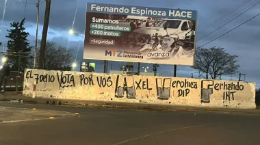 Espinoza se equivoca de fecha en sus pintadas electorales