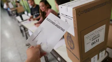 63 fuerzas políticas disputan el poder en PBA