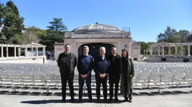 Alak y Bauer recorrieron el Teatro del Lago y anunciaron la inminente adjudicación de la obra