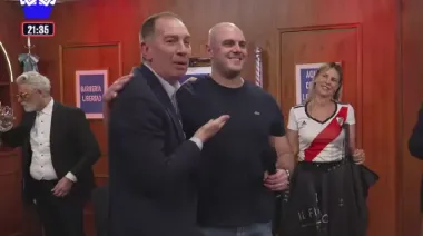 Santilli cumple su promesa y se rapa con el Gordo Dan