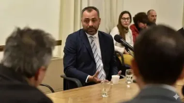 Polémica en Córdoba por contratos sospechosos en la Legislatura