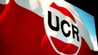 La UCR enfrenta su peor crisis y define su futuro en el Congreso