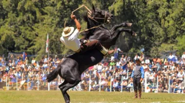 Polémica por control de alcoholemia tras una doma en Coronel Suárez: qué dijo el intendente Moccero