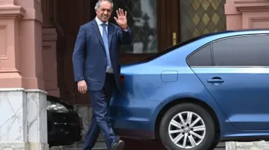 Fly Bondi: cancelaciones, inversiones y polémica con el Gobierno