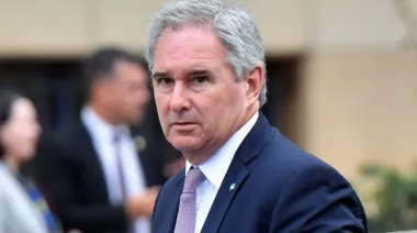 Cancillería contrató por $115 millones a la asociación que dirige la esposa de Sturzenegger