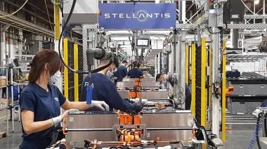 Stellantis frena producción en El Palomar y profundiza la crisis automotriz