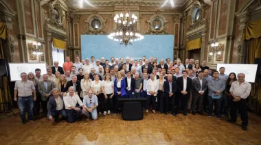 Kicillof activa fondo millonario para municipios bonaerenses