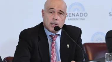 Embargan el sueldo de Abdala por deuda millonaria