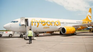Flybondi no pagó sueldos y crece el conflicto gremial