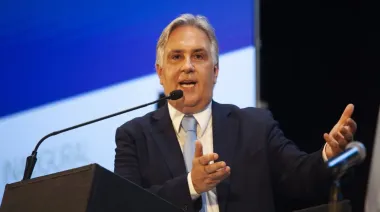 Córdoba: Llaryora endurece su estrategia contra Milei y busca blindar intendentes