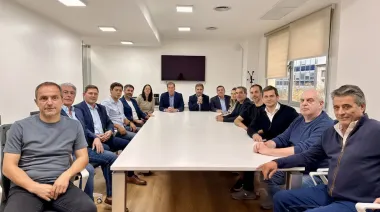 Santilli reunió intendentes PRO y apunta a 2027