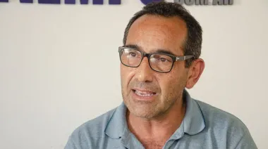 En Azul, Nelson Sombra le prendió fuego la campaña a La Libertad Avanza con una denuncia por tasas impagas