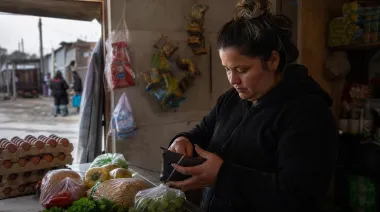 Endeudarse para morfar: el drama que estalla en los barrios