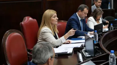El Senado bonaerense rompe dos meses de siesta forzada en medio de un polvorín oficialista