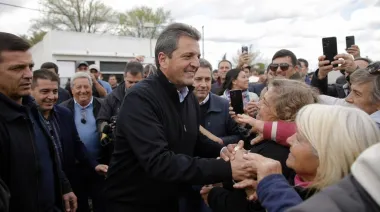 Sergio Massa reaparece en el interior y acelera el operativo retorno para 2027