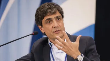 Hernán Lacunza desafía a Javier Milei desde IDEA y alerta por una recesión