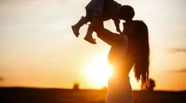 Día de la Madre: regalos de $55.800 y familias que hacen cuentas para llegar