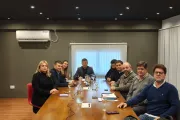 La UCR bonaerense llamo a constituir un nuevo frente político alejado de los extremos