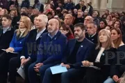 ¿Rezaron por la unidad? Kicillof, Magario, Alak, Secco, Bianco y Larroque juntos en la Catedral de La Plata | VIDEO