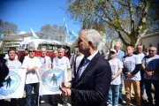 Alak despidió a un contingente de excombatientes platenses que viajará a las Islas Malvinas