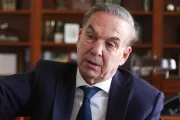 Pichetto critica modelo económico de Milei